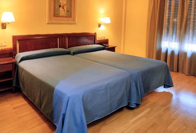 Hostal Plaza Mayor Torrejón de Ardoz Exteriér fotografie