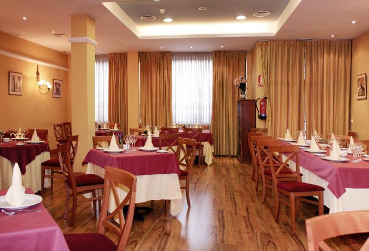 Hostal Plaza Mayor Torrejón de Ardoz Exteriér fotografie